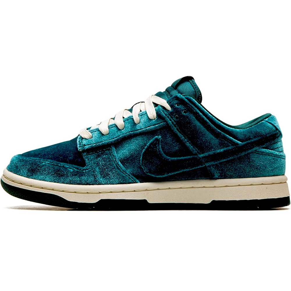 Women Nike Dunk low
